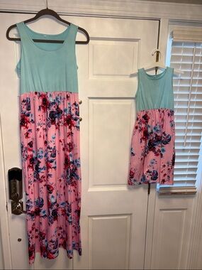 Mommy & Me Matching Floral 🌺 Maxi Dresses - Size Small & 3T-4T